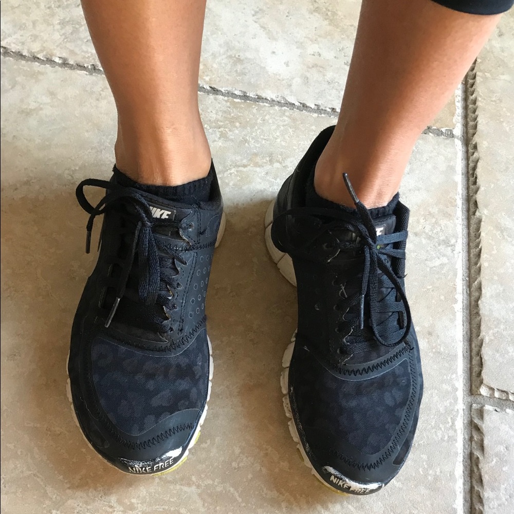 Nike 5.0 Free black and white sneakers